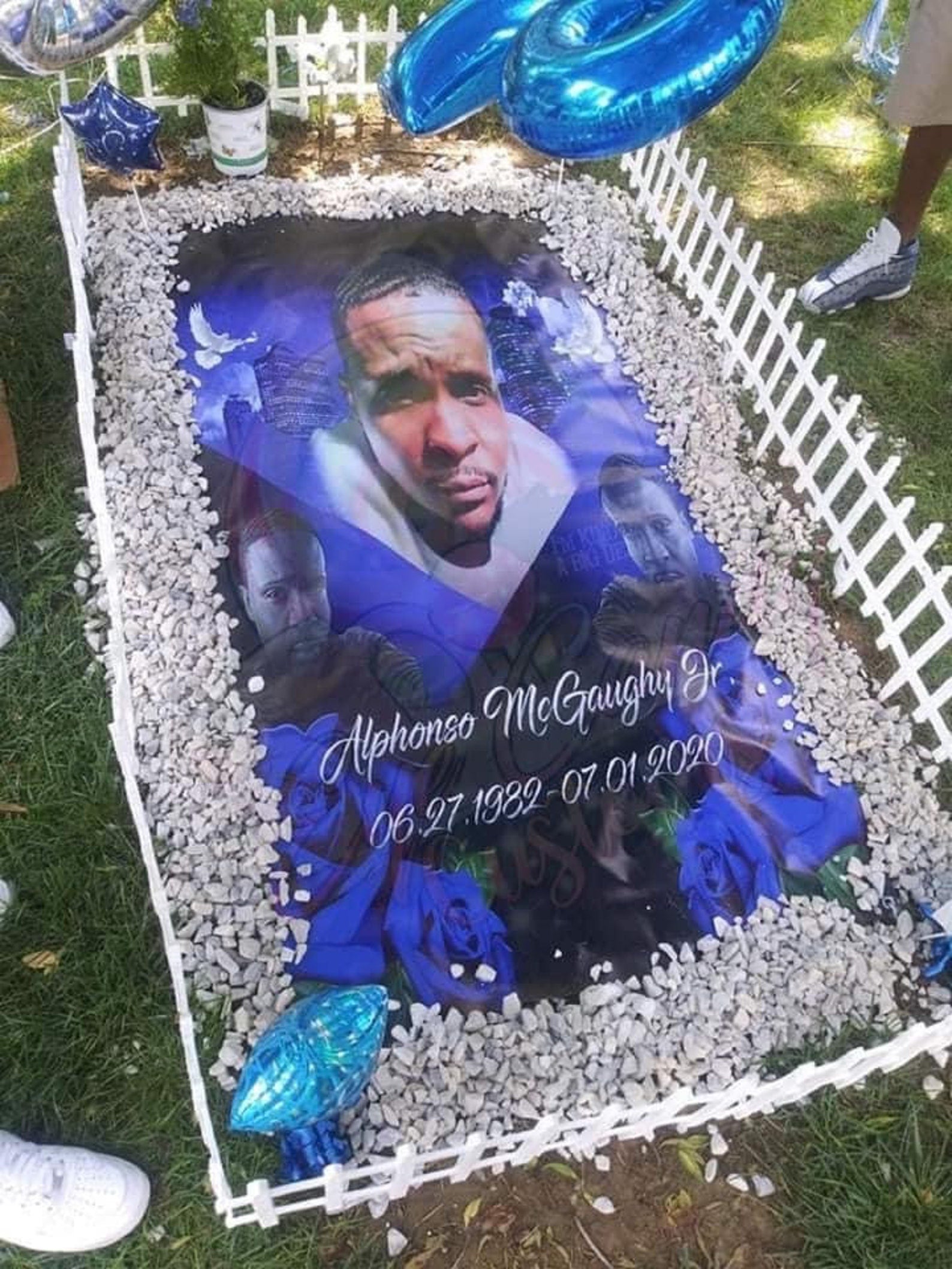 WHOLESALE GRAVE GRAPHICS